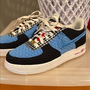 nike youth  Blue and Black Sneakers